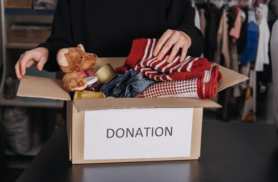 Zbiórka, fundacja, wolontariusz. Odśwież słownictwo związane z pomaganiem